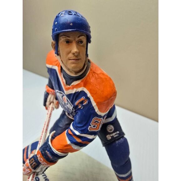 Edmonton Oilers Wayne Gretzky Figure - Picture 3 of 6
